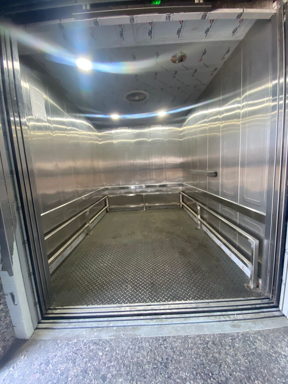 Protective Cabin Railing & Non-Slip Base